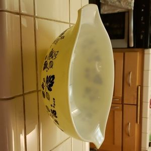 Yellow Gooseberry Pyrex bowl